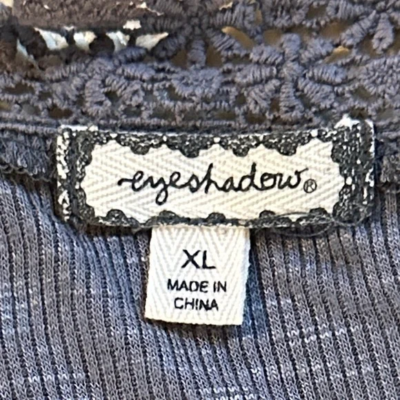 Eyeshadow Open Front Cardigan • Bell Sleeves • Grey w/ Black Floral Embroidery - Picture 9 of 14